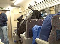 列車のC、D席はこんな感じ
