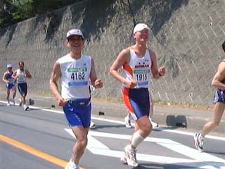 �P�T�����ӂ�𑖂�A��J�A����