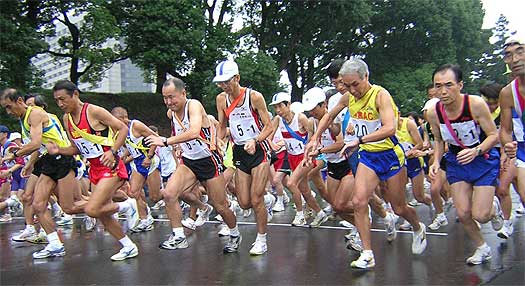 ���h�̑O�@�W���ʐ^�@�Q�W��